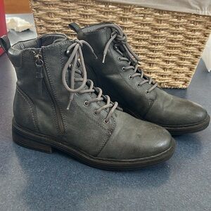 Women’s Gray Lace-Up Side-Zip Leather Boots